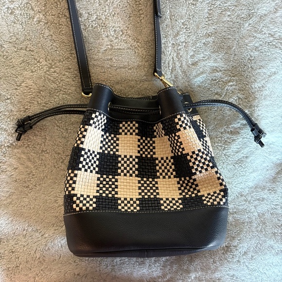 Woven Drawstring Bucket Bag - Picture 2 of 12